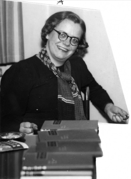 Nic Waal ca. 1935. Foto: Ukjent/Oslo Museum. Nic Waal ca. 1935. Foto: Ukjent/Oslo Museum.